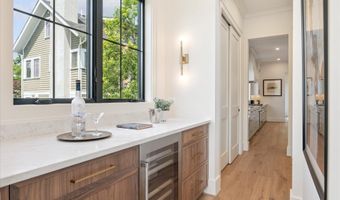 2615 3RD St N, Arlington, VA 22201
