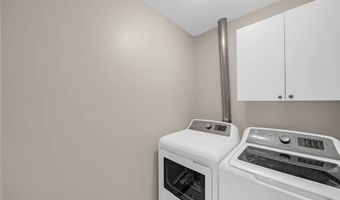 947 11th Ave SE, Altoona, IA 50009