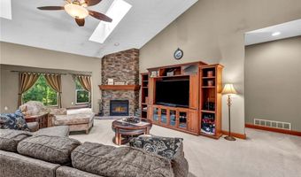 880 Shadow Creek Trl, Amherst, OH 44001