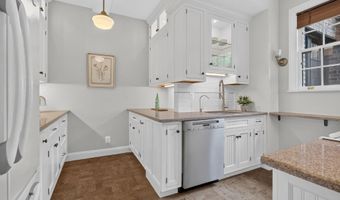 3041 SEDGWICK St NW 201-D, Washington, DC 20008