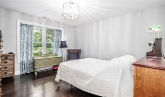 127 Putnam Park Rd, Bethel, CT 06801