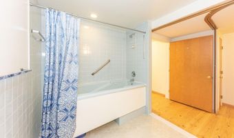 1877 Arlington Blvd, Ann Arbor, MI 48104