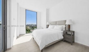 10281 W Bay Harbor Dr Ph1, Bay Harbor Islands, FL 33154
