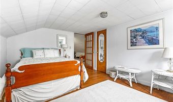 133 Tupelo Hill Dr, Cranston, RI 02920