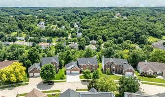 733 Castle Ridge Dr, Ballwin, MO 63021