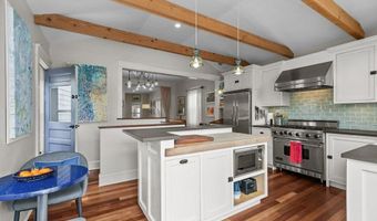 50 Lee Ave, Newport, RI 02840