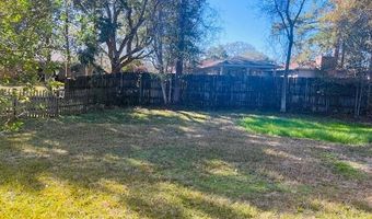 1223 King Henry Dr, Ocean Springs, MS 39564
