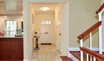 5153 WESTBARD Ave 15, Bethesda, MD 20816