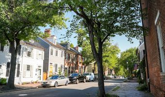 1305 E ABINGDON Dr 2, Alexandria, VA 22314
