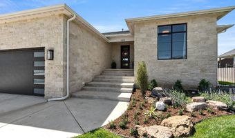 1605 N Lakeside Dr, Andover, KS 67002