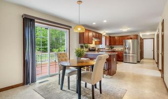 7 Westminster Ln, Auburn, NH 03032