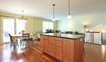 910 S Vista Dr, Algonquin, IL 60102