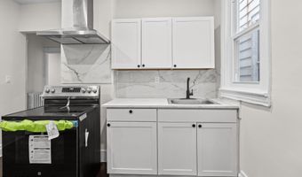 31 Bertha St, Albany, NY 12209