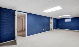 1115 Dutch Mill Dr, Ballwin, MO 63011