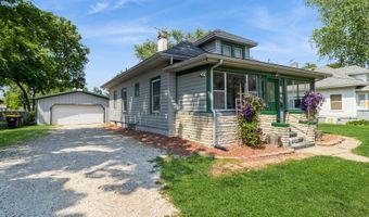 906 Grove St, Adel, IA 50003