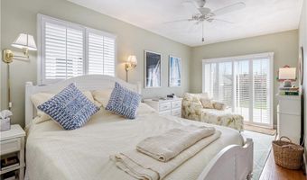 37 Almy St, Newport, RI 02840