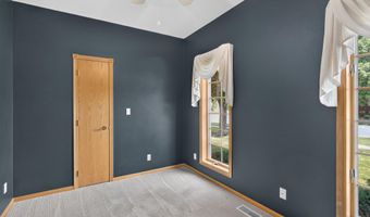 3038 Aspen Rd, Ames, IA 50014