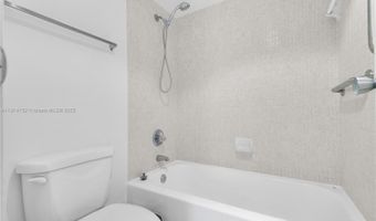 20301 W Country Club Dr PH-28, Aventura, FL 33180
