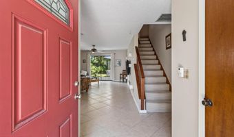 186 PINE St, Atlantic Beach, FL 32233