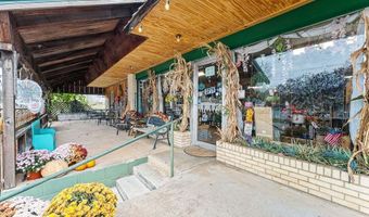 102 N Walnut St, Anderson, MO 64831