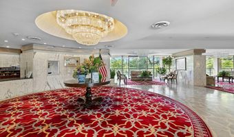 1101 S ARLINGTON RIDGE Rd 214, Arlington, VA 22202