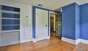 108 Ponemah Rd, Amherst, NH 03031