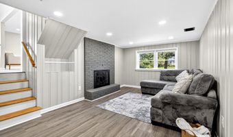 910 MONROE Ter, Dover, DE 19904