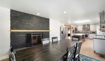 1864 Laurel Rd, Oceanside, CA 92054