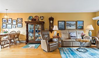 413 North Ln, Bristol, RI 02809