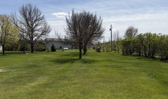 12867 E Pleasant Valley Dr, Aberdeen, SD 57401