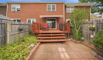 11 Lakeside Dr 18, Bristol, CT 06010