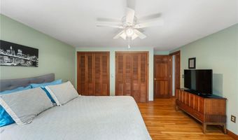 2 Spinney Ln, North Kingstown, RI 02852