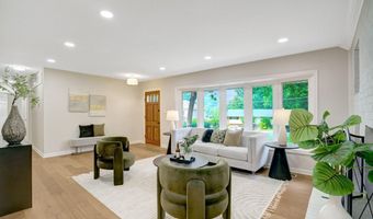 4006 JUSTINE Dr, Annandale, VA 22003