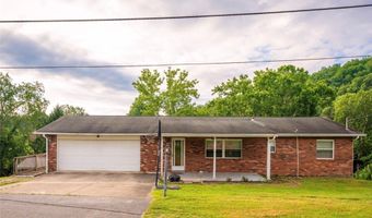 105 Lincoln Hts, Alum Creek, WV 25003