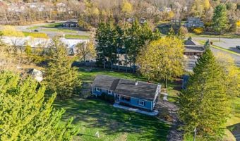 13 Manor Dr, Andover, NJ 07860