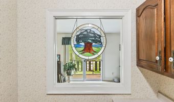 24 Parkwood Dr, Augusta, ME 04330