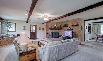 4 Lakeridge Dr, Arkansas City, KS 67005