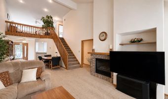 225 Emerald Meadows Dr, Arnolds Park, IA 51331