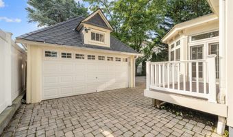 829 AVENUE C, Bayonne, NJ 07002