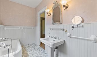 999 High St, Bath, ME 04530