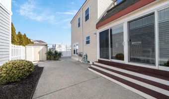 45 W 19th St, Avalon, NJ 08202