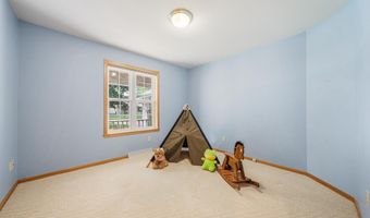 1424 E KEYSTONE Ln, Appleton, WI 54913