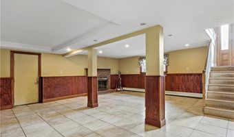2 Huckleberry Rd, Coventry, RI 02816
