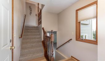 2513 Marwood Dr, Mankato, MN 56001