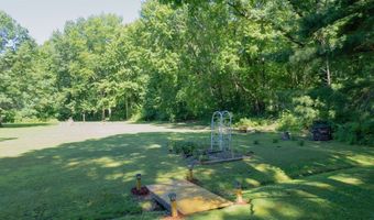 1195 New Milford Rd, Atwater, OH 44201
