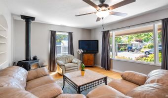 1820 Orchard St, Santa Rosa, CA 95404