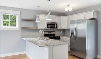 12 Park Ave 13, Narragansett, RI 02882