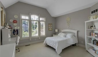 5007 Rockhaven Dr, Clarence, NY 14031