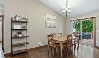 623 Autumn Dr, Altoona, WI 54720