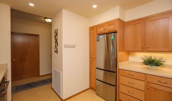 967 Golden Aspen Pl, Ashland, OR 97520